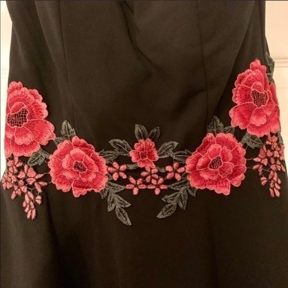 black dress with floral red embroidered roses at waist size 6 NWT - Picture 8 of 15